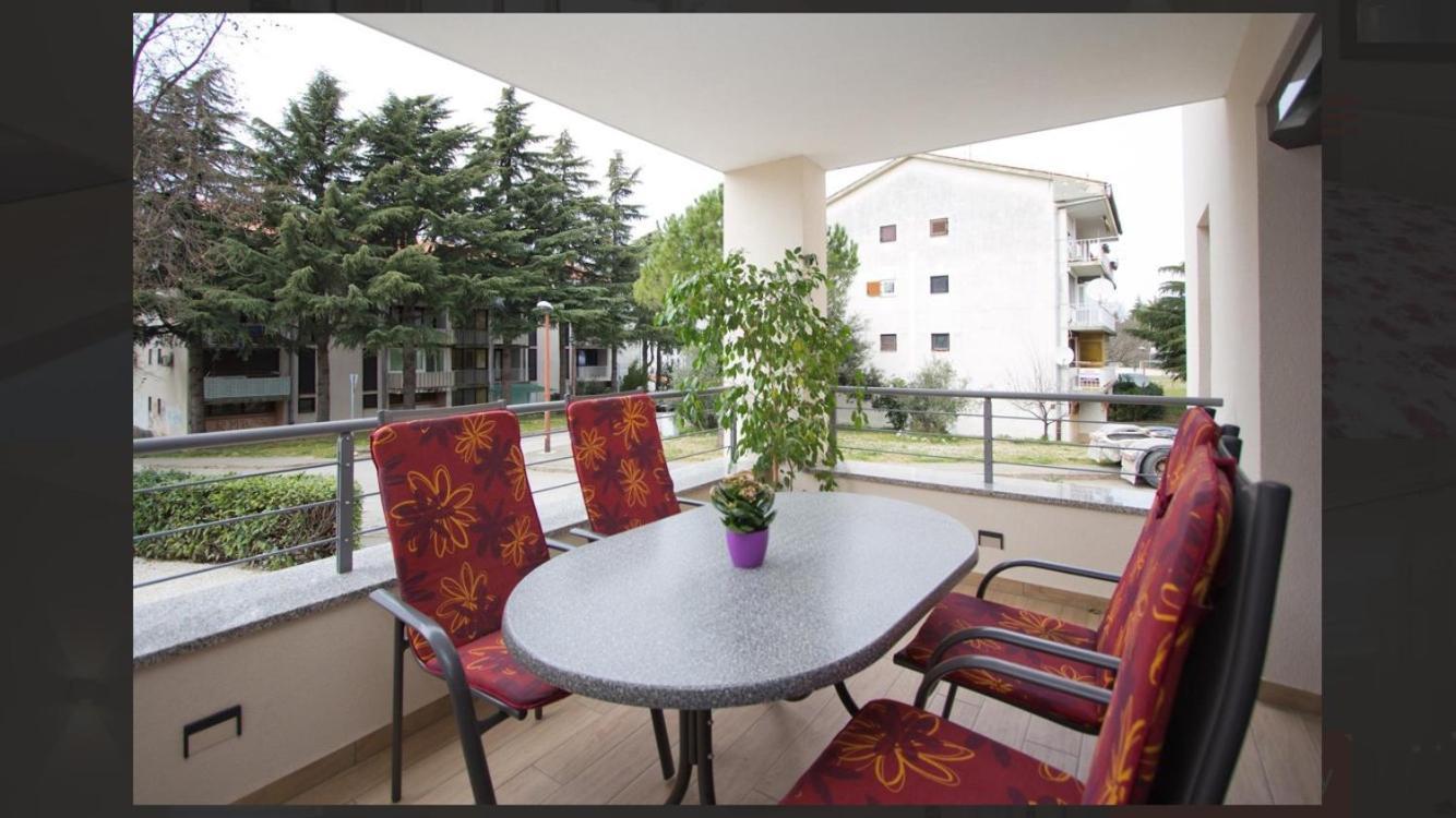 Adria Apartments Пореч Екстериор снимка